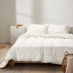Natural Wool Blend Down Comforter - Casalunaâ„¢