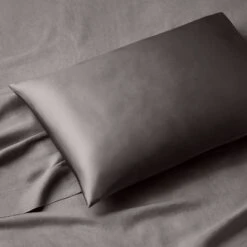 Standard Solid Silk Pillowcase - Casaluna™